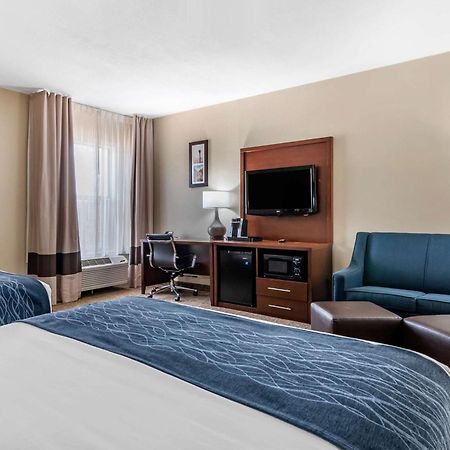 Comfort Inn & Suites Junction City - Near Fort Riley Екстериор снимка