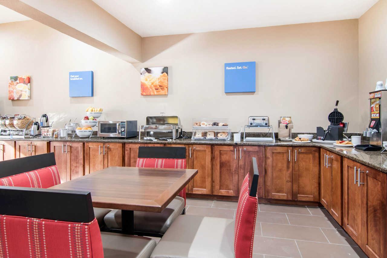 Comfort Inn & Suites Junction City - Near Fort Riley Екстериор снимка